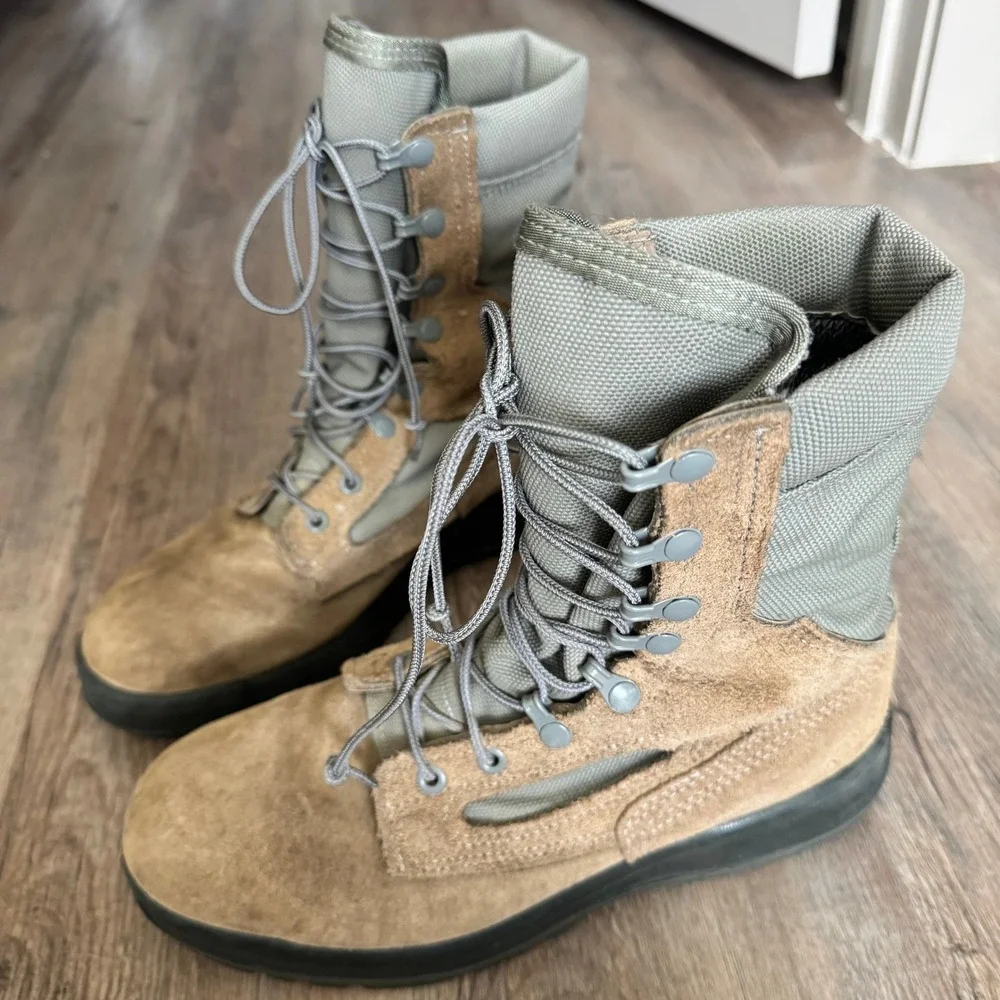Belleville Tactical Boots Tan Suede Goretex Vibram Sole Mens 8 R Made In USA